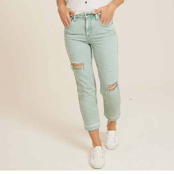 Maurices green straight crop shorts - Picture 6 of 6